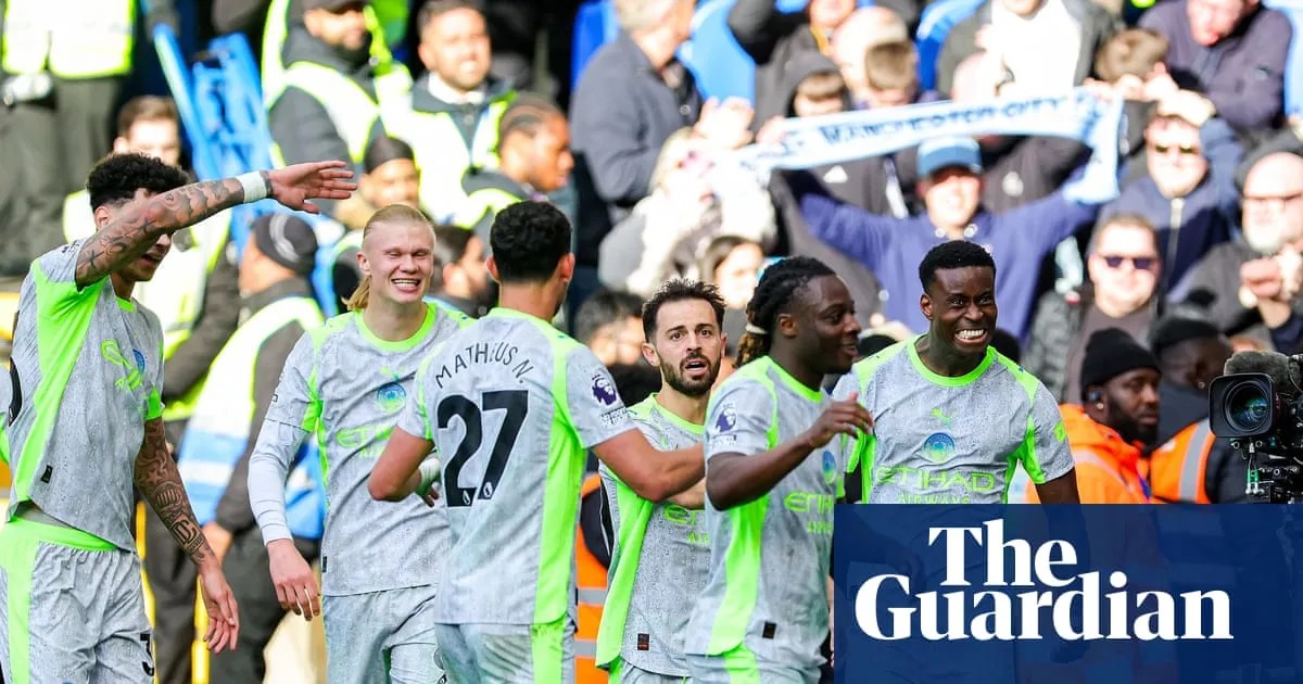 Manchester City close gap in title race with emphatic victory at Chelsea